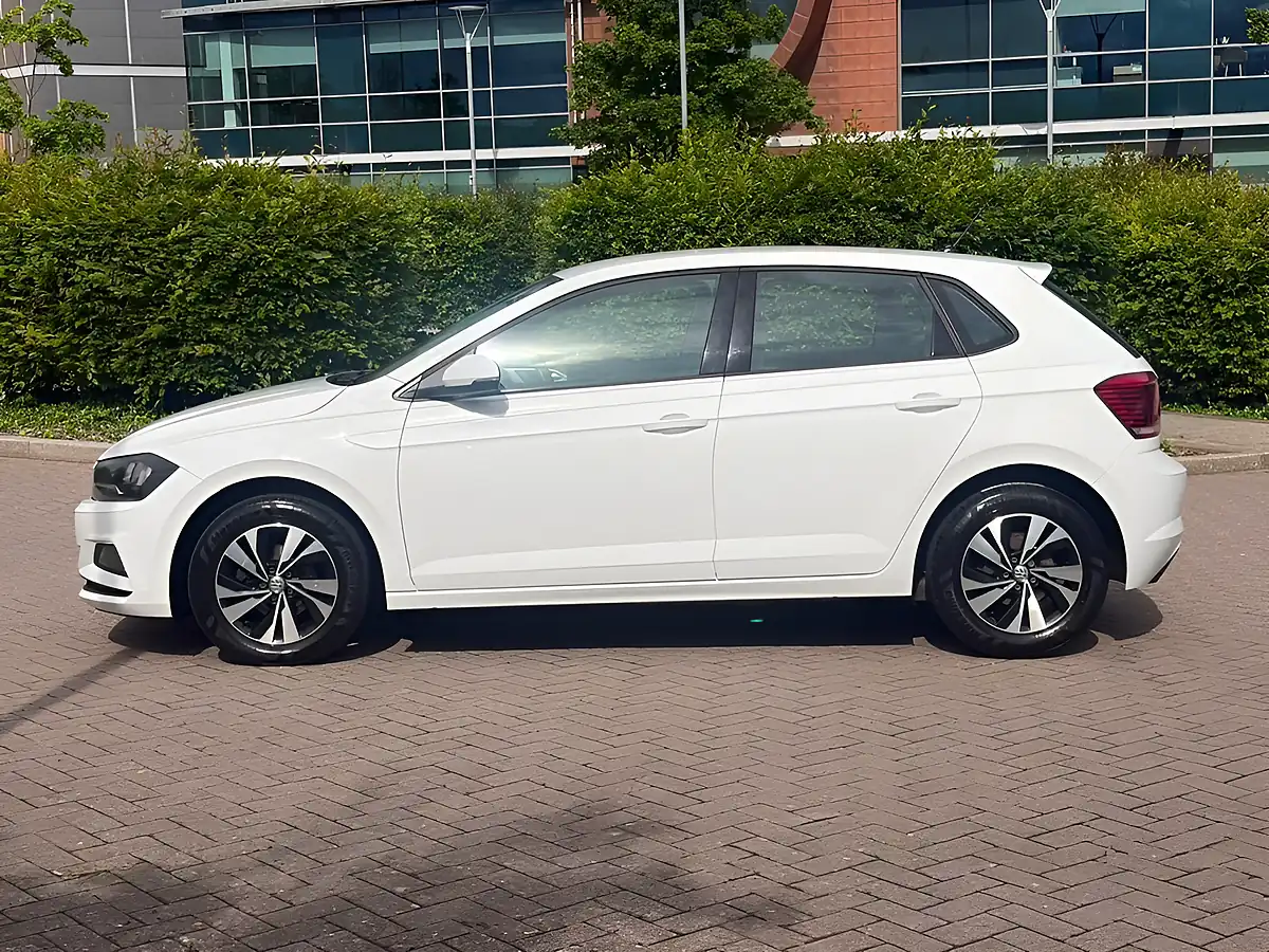 Used 2018 Volkswagen Polo Se White - Interior and Exterior details 5