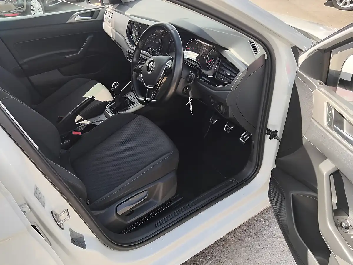 Used 2018 Volkswagen Polo Se White - Interior and Exterior details 14