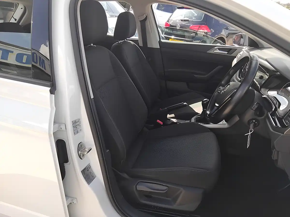 Used 2018 Volkswagen Polo Se White - Interior and Exterior details 15