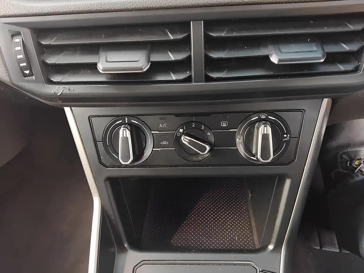 Used 2018 Volkswagen Polo Se White - Interior and Exterior details 20