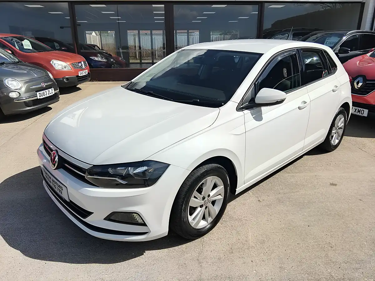 Used 2018 Volkswagen Polo Se White - Interior and Exterior details 9