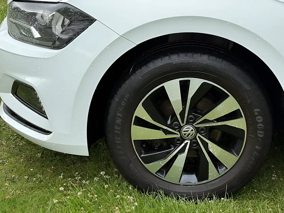 Used 2018 Volkswagen Polo Se White - Interior and Exterior details 10