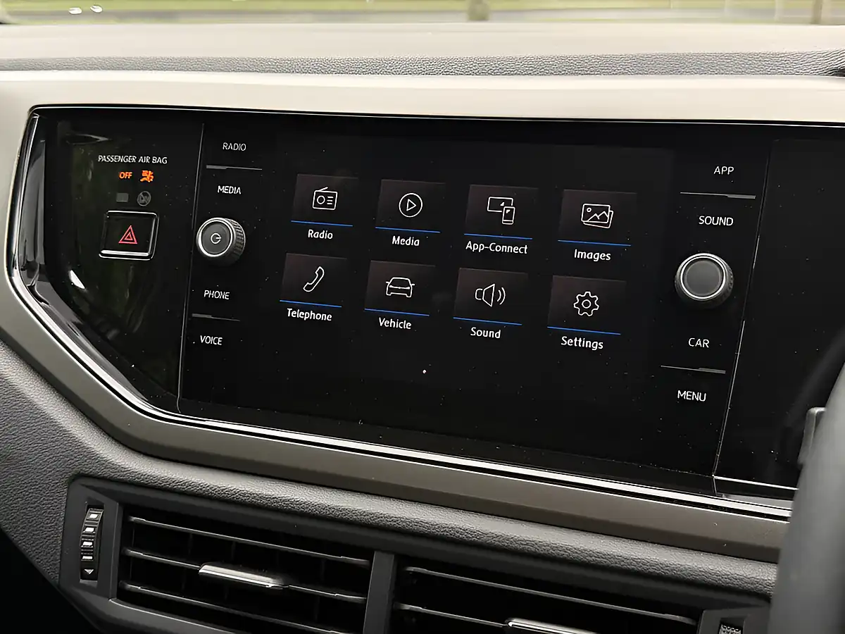 Used 2018 Volkswagen Polo Se White - Interior and Exterior details 15