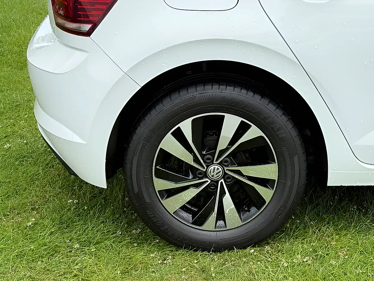 Used 2018 Volkswagen Polo Se White - Interior and Exterior details 8