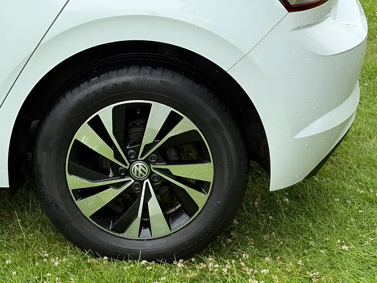 Used 2018 Volkswagen Polo Se White - Interior and Exterior details 9