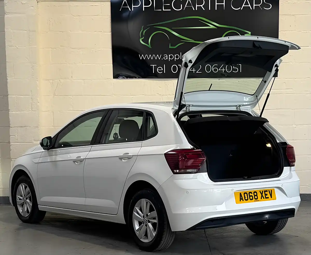 Used 2018 Volkswagen Polo Se White - Interior and Exterior details 8