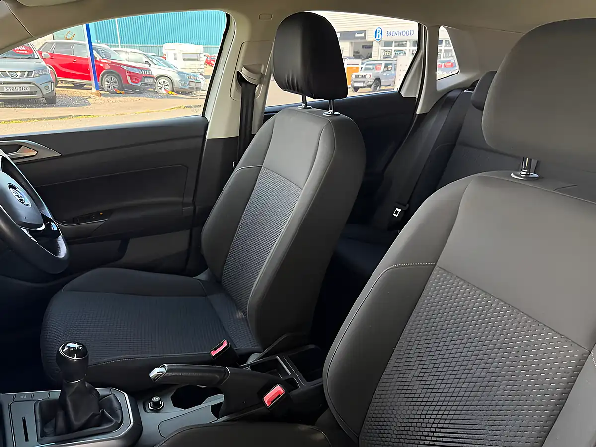 Used 2018 Volkswagen Polo Se White - Interior and Exterior details 13