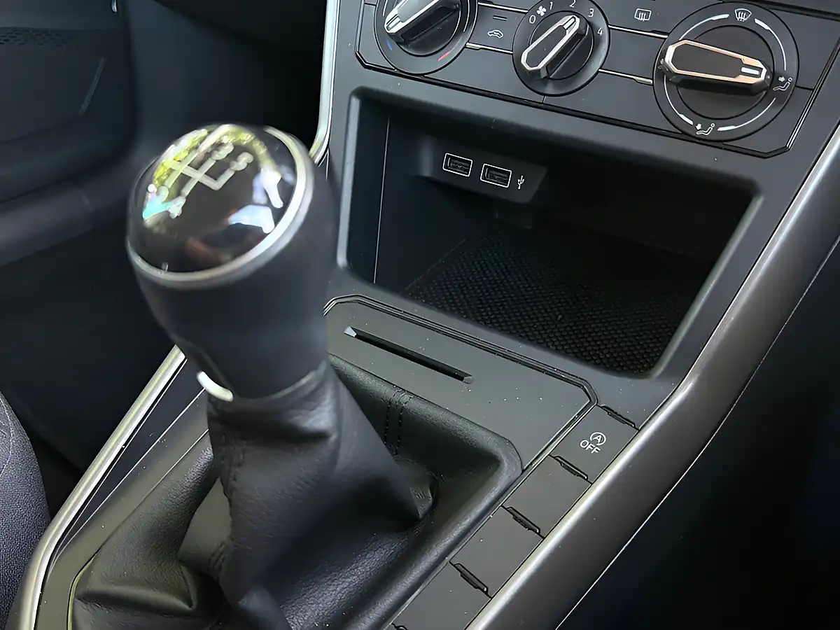Used 2018 Volkswagen Polo Se White - Interior and Exterior details 14
