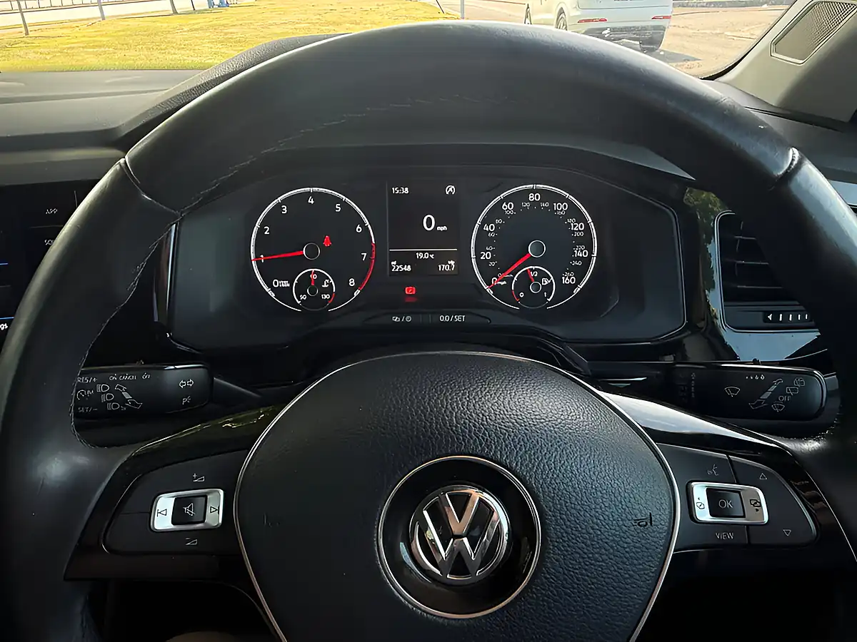 Used 2018 Volkswagen Polo Se White - Interior and Exterior details 16