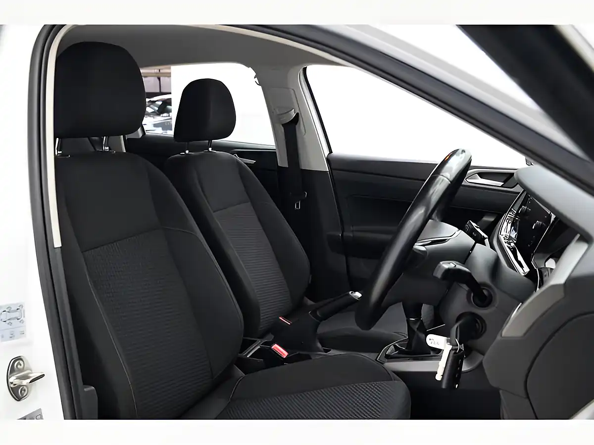 Used 2018 Volkswagen Polo Se White - Interior and Exterior details 12