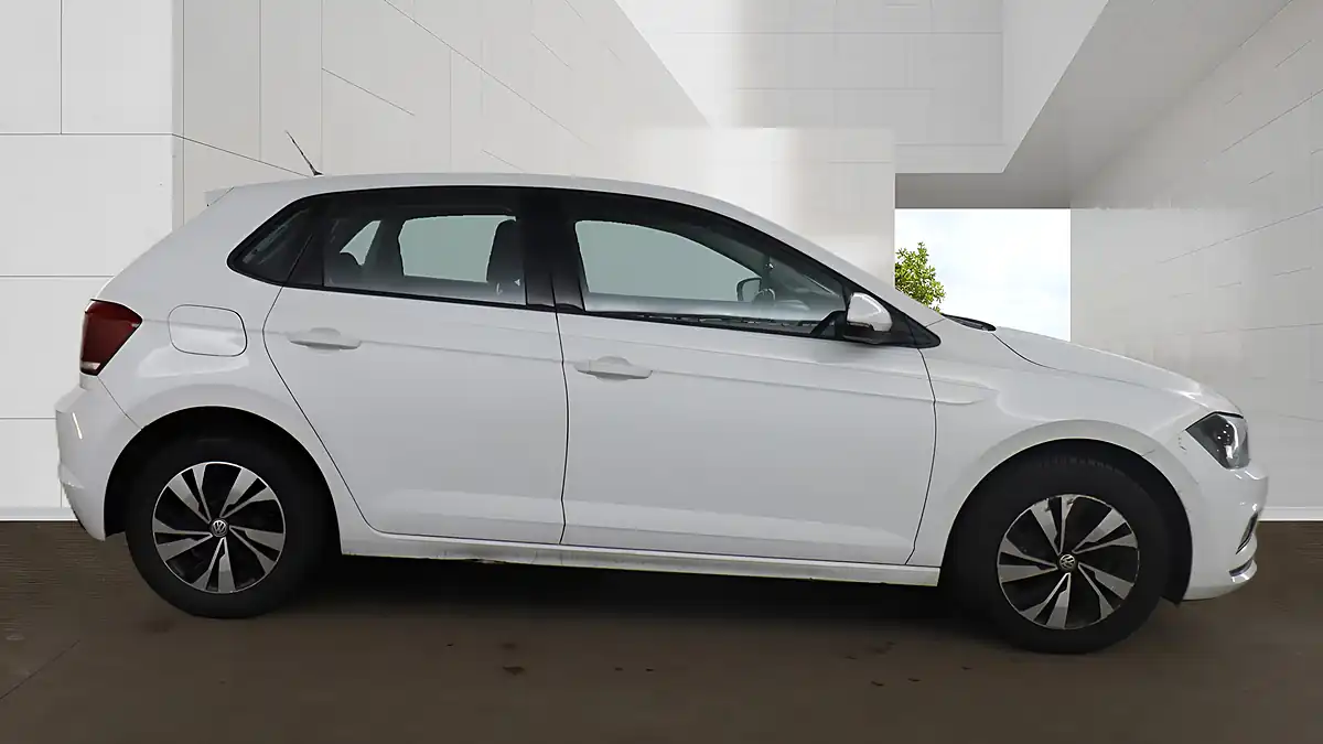 Used 2018 Volkswagen Polo Se White - Interior and Exterior details 5