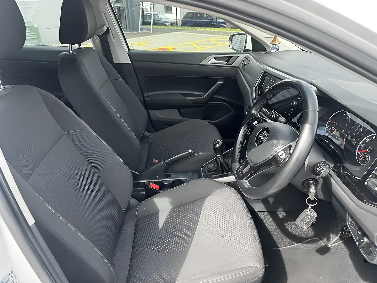 Used 2018 Volkswagen Polo Se White - Interior and Exterior details 10