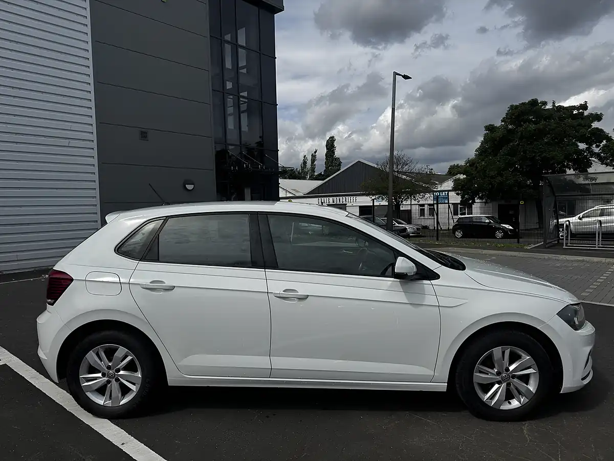 Used 2018 Volkswagen Polo Se White - Interior and Exterior details 6