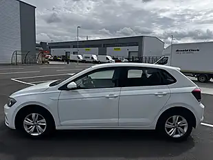 Used 2018 Volkswagen Polo Se White - Interior and Exterior details 8
