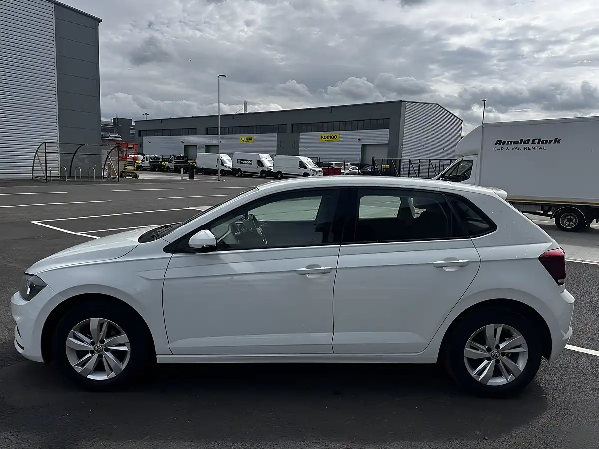 Used 2018 Volkswagen Polo Se White - Interior and Exterior details 8