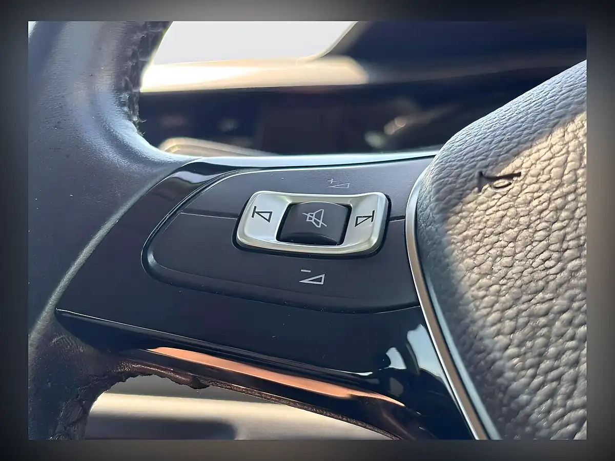 Used 2018 Volkswagen Polo Se White - Interior and Exterior details 17
