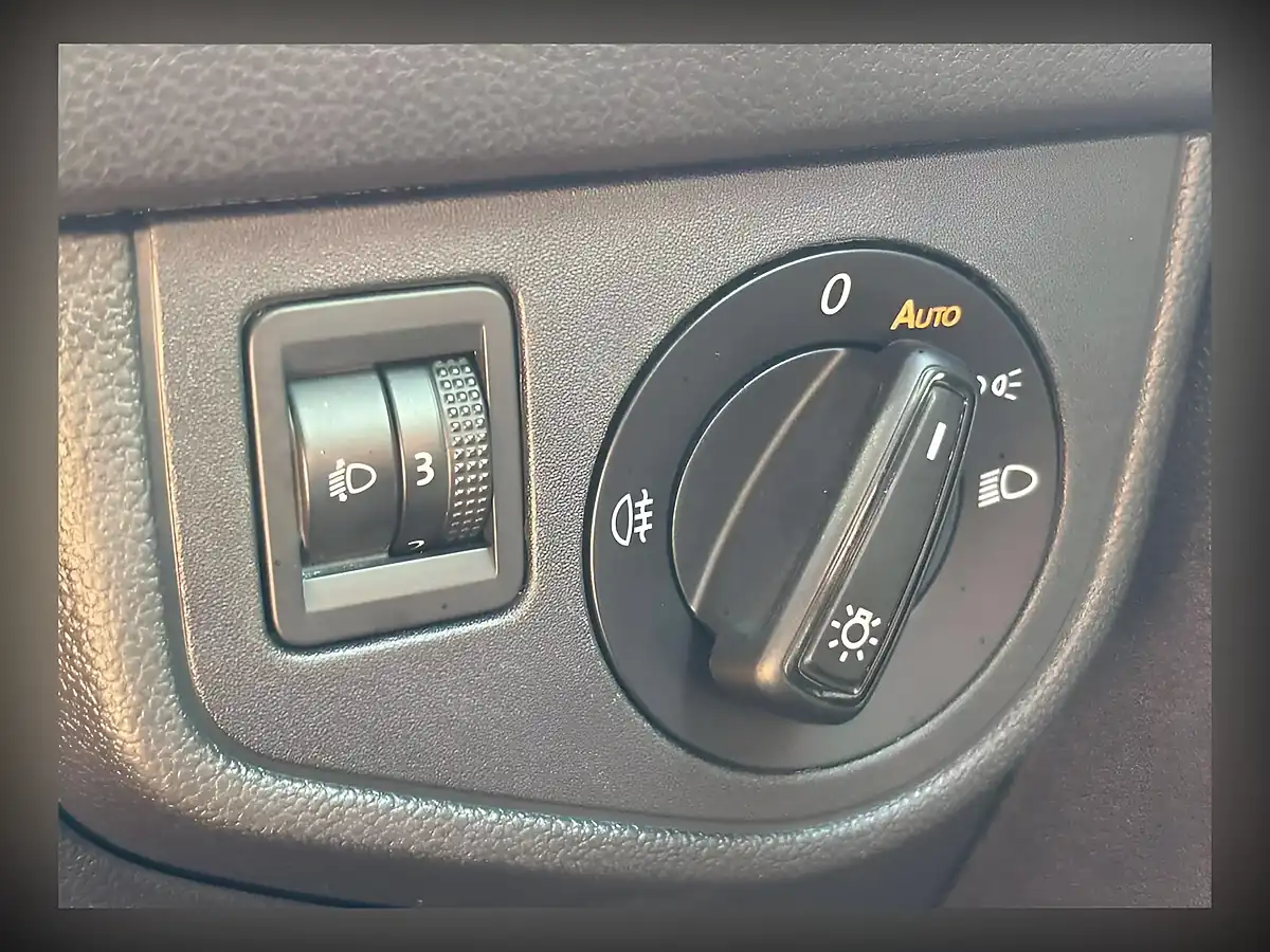 Used 2018 Volkswagen Polo Se White - Interior and Exterior details 19