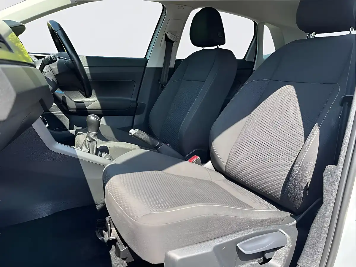 Used 2018 Volkswagen Polo Se White - Interior and Exterior details 12