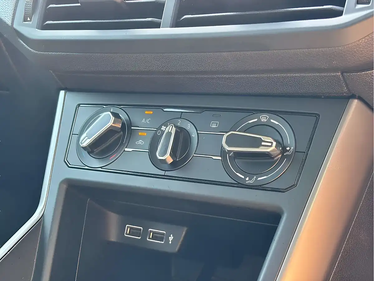 Used 2018 Volkswagen Polo Se White - Interior and Exterior details 18