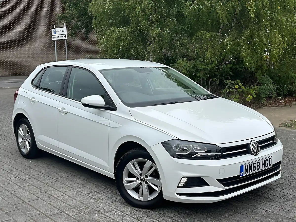 Used 2018 Volkswagen Polo Se White - Front View