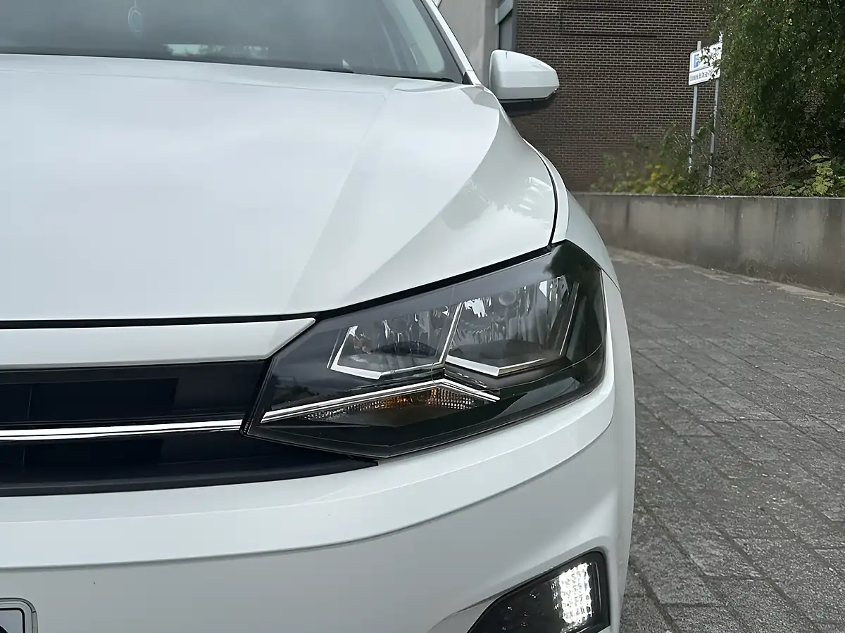 Used 2018 Volkswagen Polo Se White - Interior and Exterior details 11