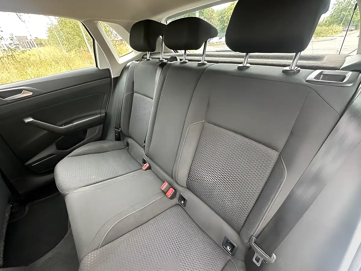 Used 2018 Volkswagen Polo Se White - Interior and Exterior details 16
