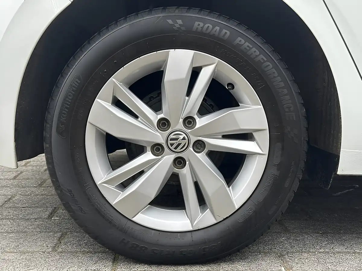 Used 2018 Volkswagen Polo Se White - Interior and Exterior details 20