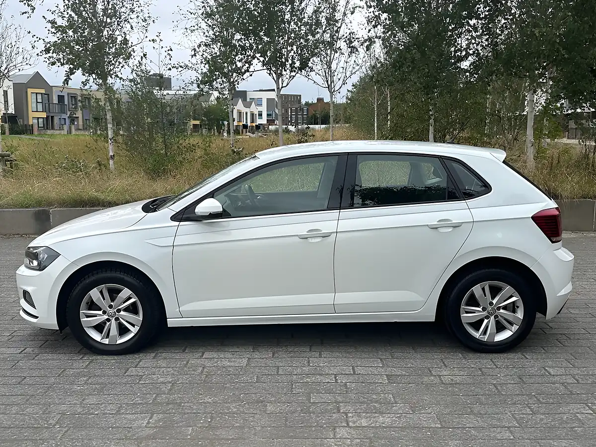 Used 2018 Volkswagen Polo Se White - Interior and Exterior details 3
