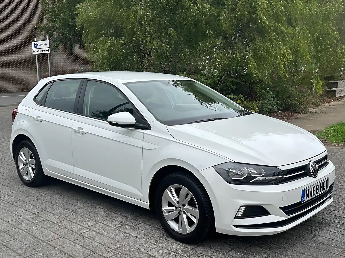 Used 2018 Volkswagen Polo Se White - Interior and Exterior details 8