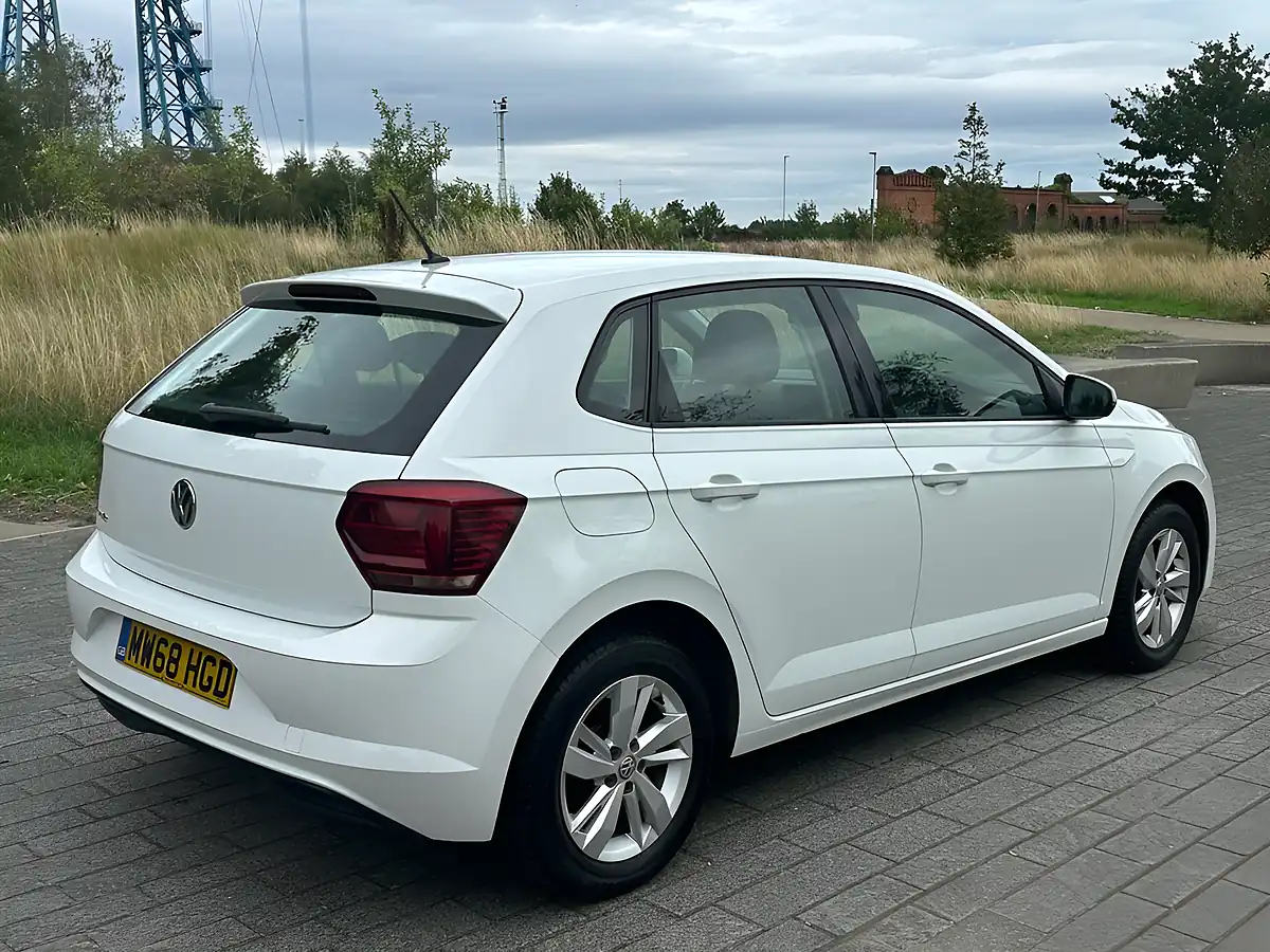 Used 2018 Volkswagen Polo Se White - Interior and Exterior details 9