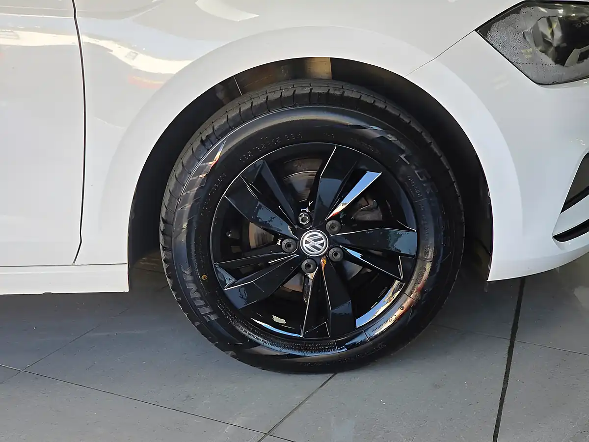 Used 2018 Volkswagen Polo Se White - Interior and Exterior details 13