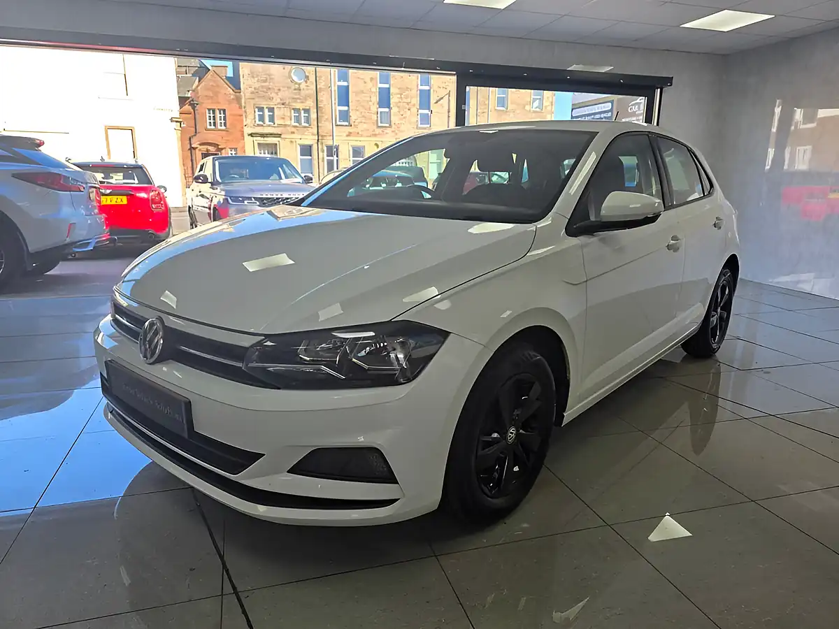 Used 2018 Volkswagen Polo Se White - Interior and Exterior details 15