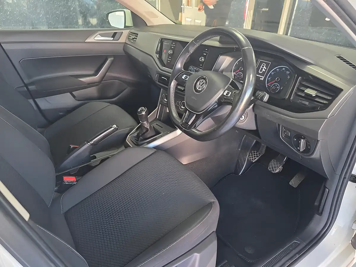 Used 2018 Volkswagen Polo Se White - Interior and Exterior details 5