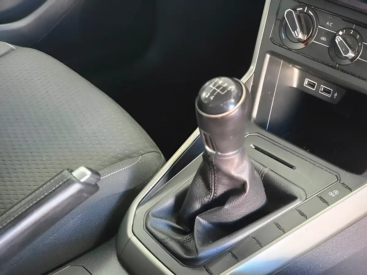 Used 2018 Volkswagen Polo Se White - Interior and Exterior details 7