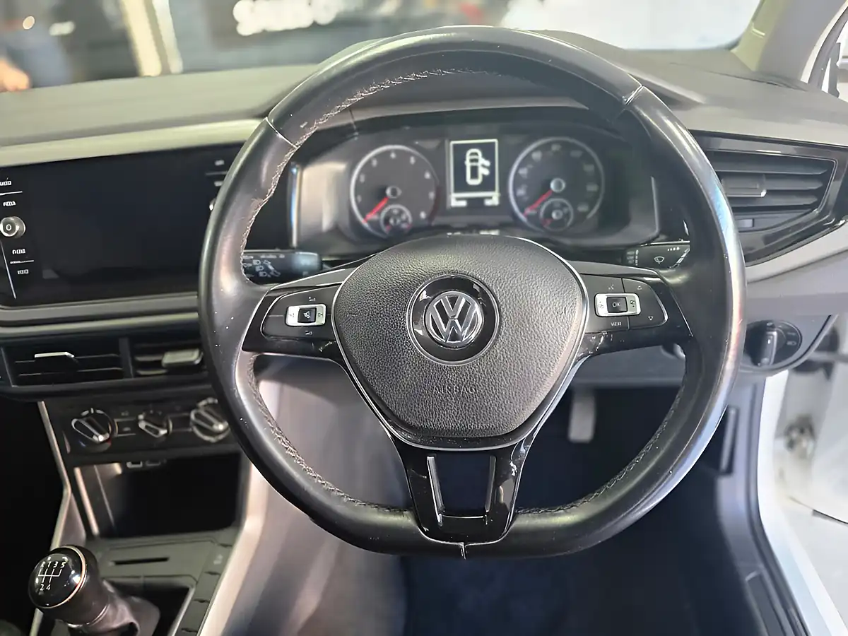Used 2018 Volkswagen Polo Se White - Interior and Exterior details 8