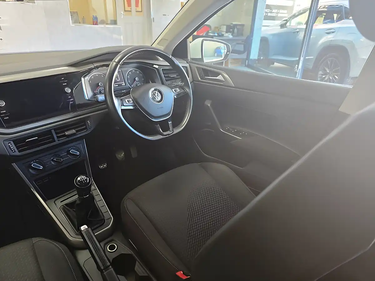 Used 2018 Volkswagen Polo Se White - Interior and Exterior details 9