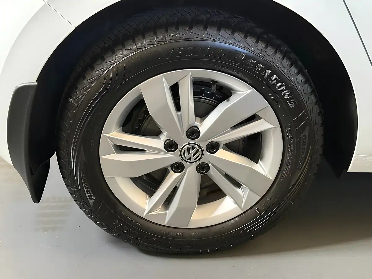 Used 2018 Volkswagen Polo Se White - Interior and Exterior details 5