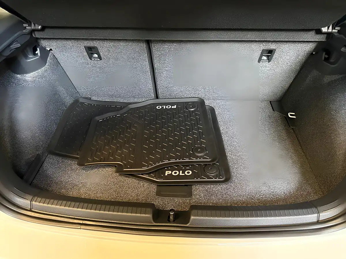 Used 2018 Volkswagen Polo Se White - Interior and Exterior details 8