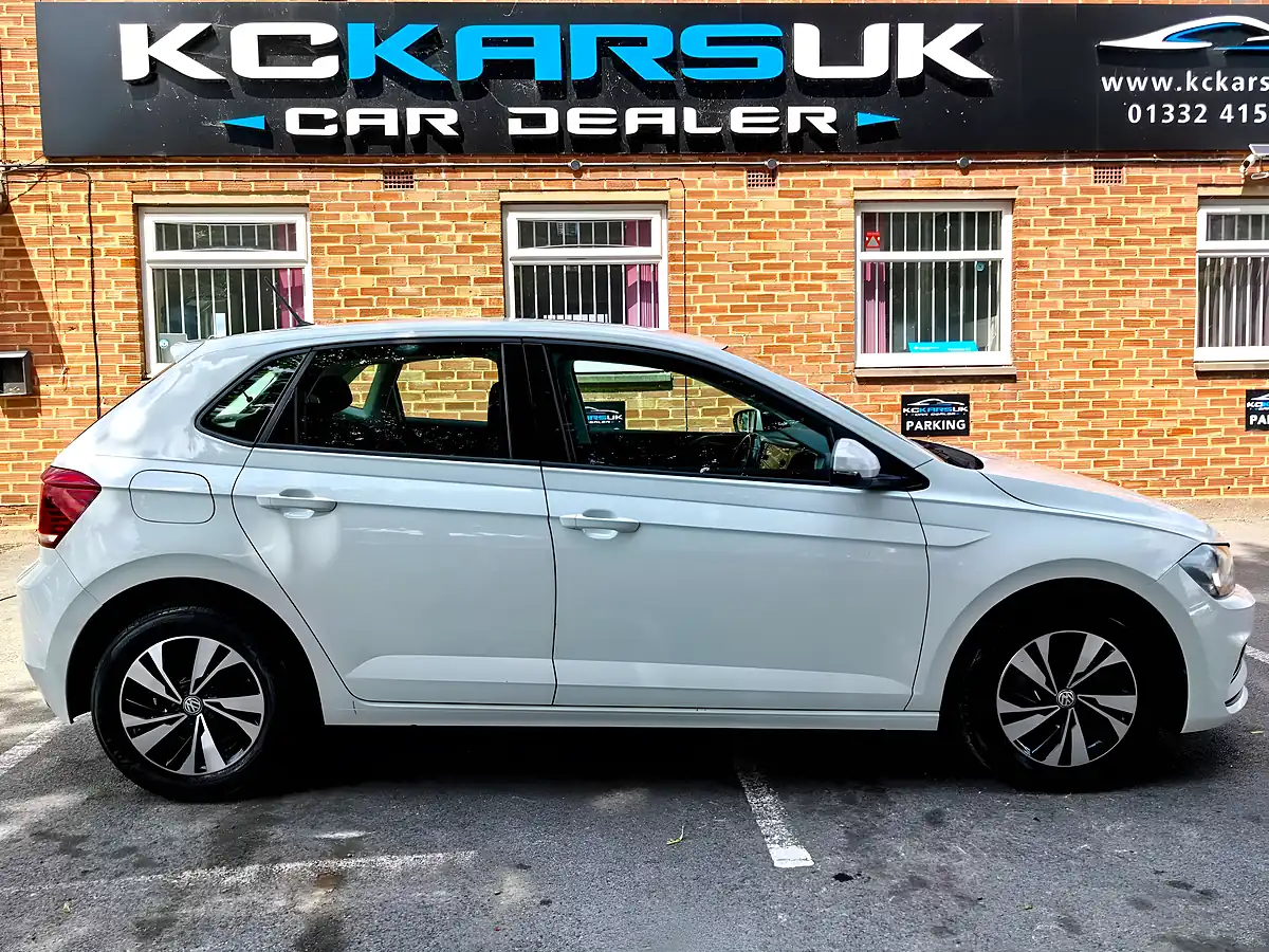 Used 2018 Volkswagen Polo Se White - Interior and Exterior details 16