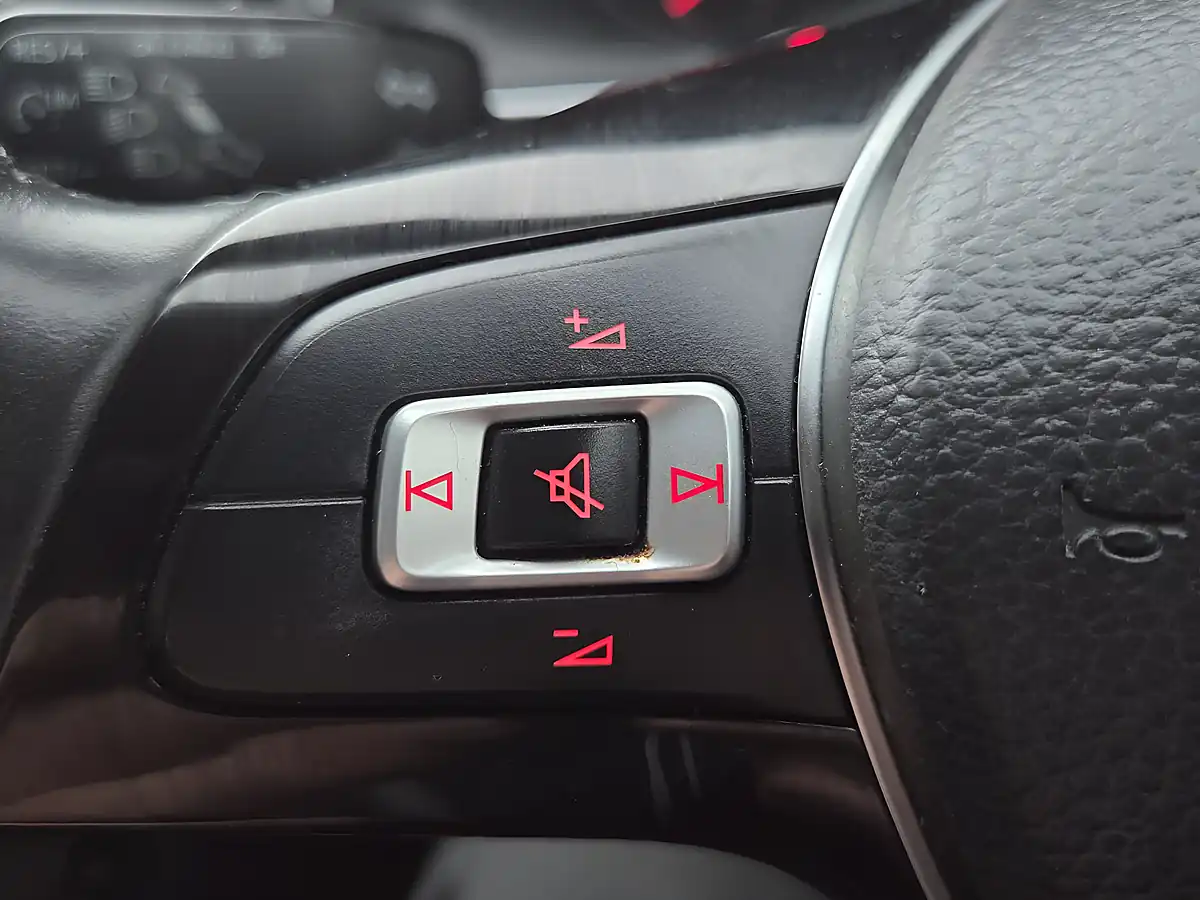 Used 2018 Volkswagen Polo Sel Grey - Interior and Exterior details 14