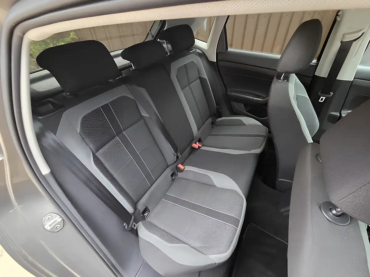 Used 2018 Volkswagen Polo Sel Grey - Interior and Exterior details 16