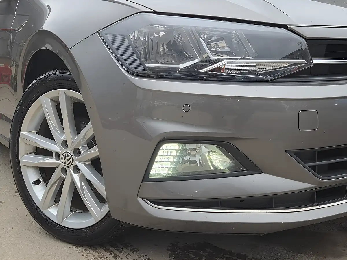 Used 2018 Volkswagen Polo Sel Grey - Interior and Exterior details 2