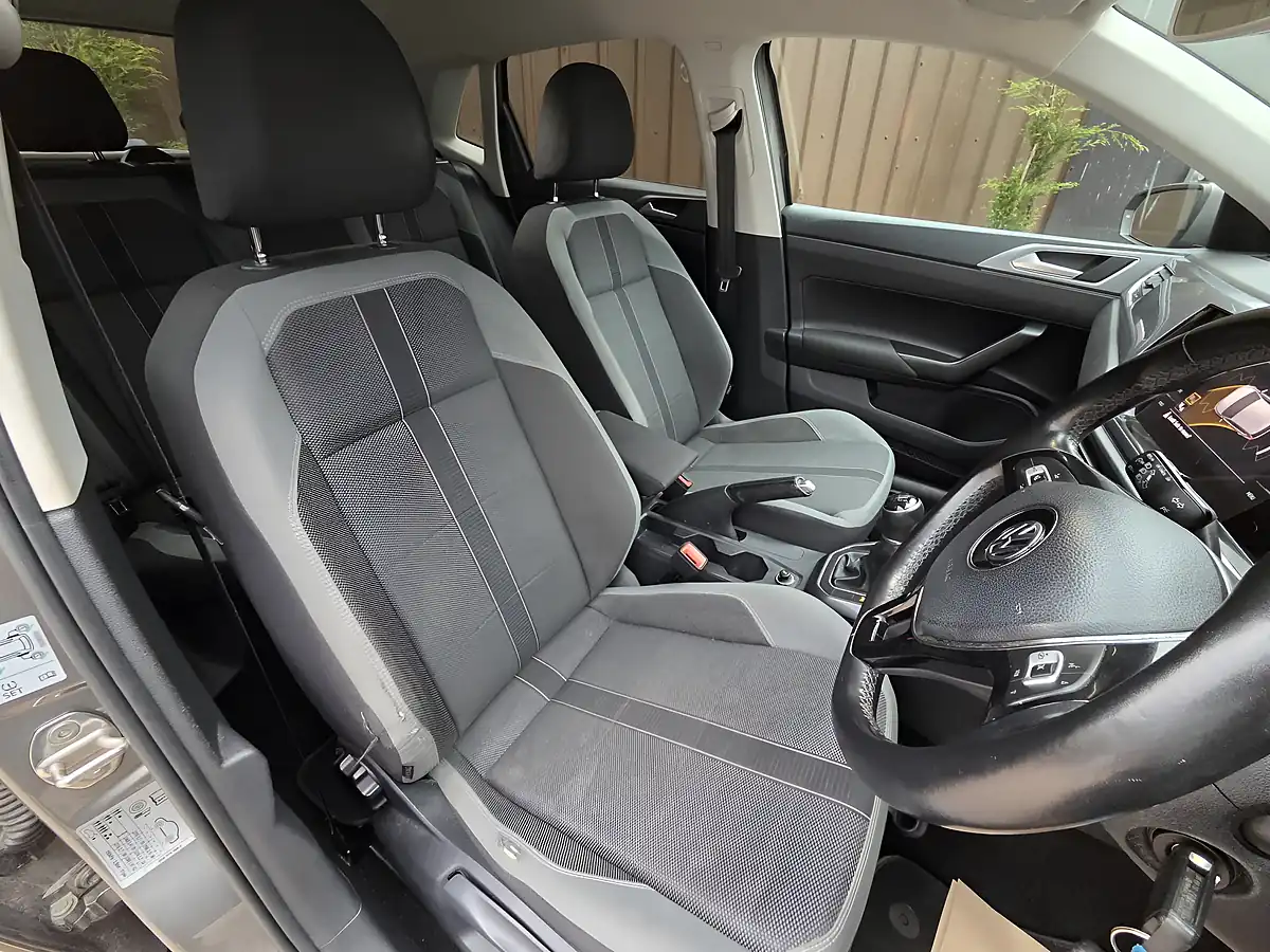 Used 2018 Volkswagen Polo Sel Grey - Interior and Exterior details 6