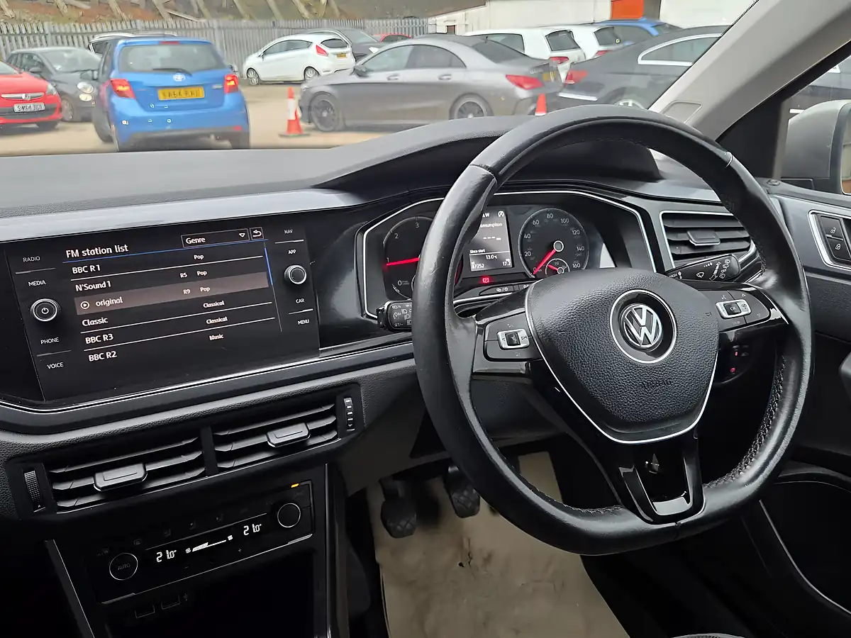 Used 2018 Volkswagen Polo Sel Grey - Interior and Exterior details 7
