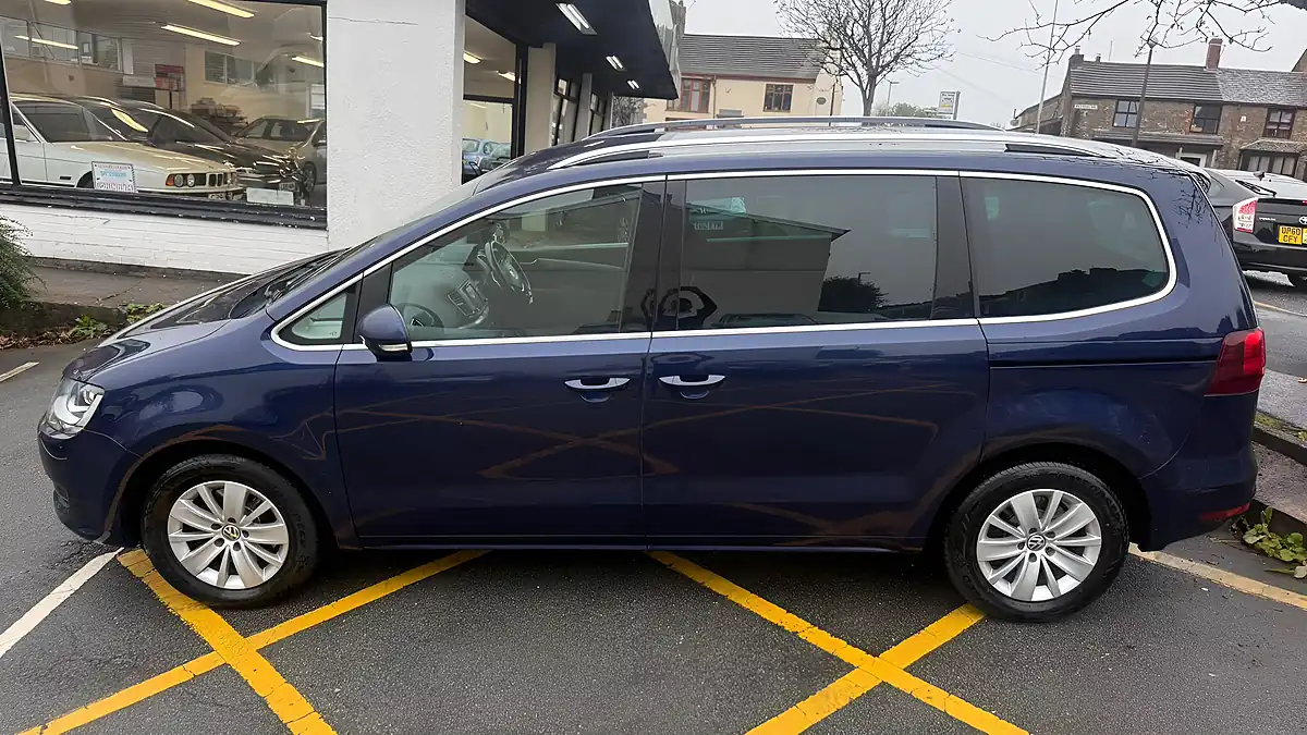 Used 2018 Volkswagen Sharan Se Blue - Interior and Exterior details 12