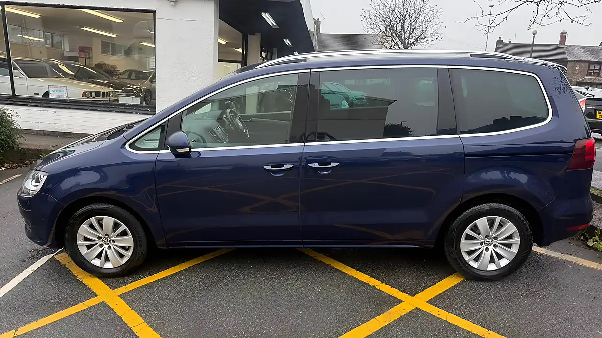 Used 2018 Volkswagen Sharan Se Blue - Interior and Exterior details 13