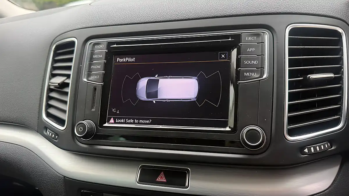 Used 2018 Volkswagen Sharan Se Blue - Interior and Exterior details 14