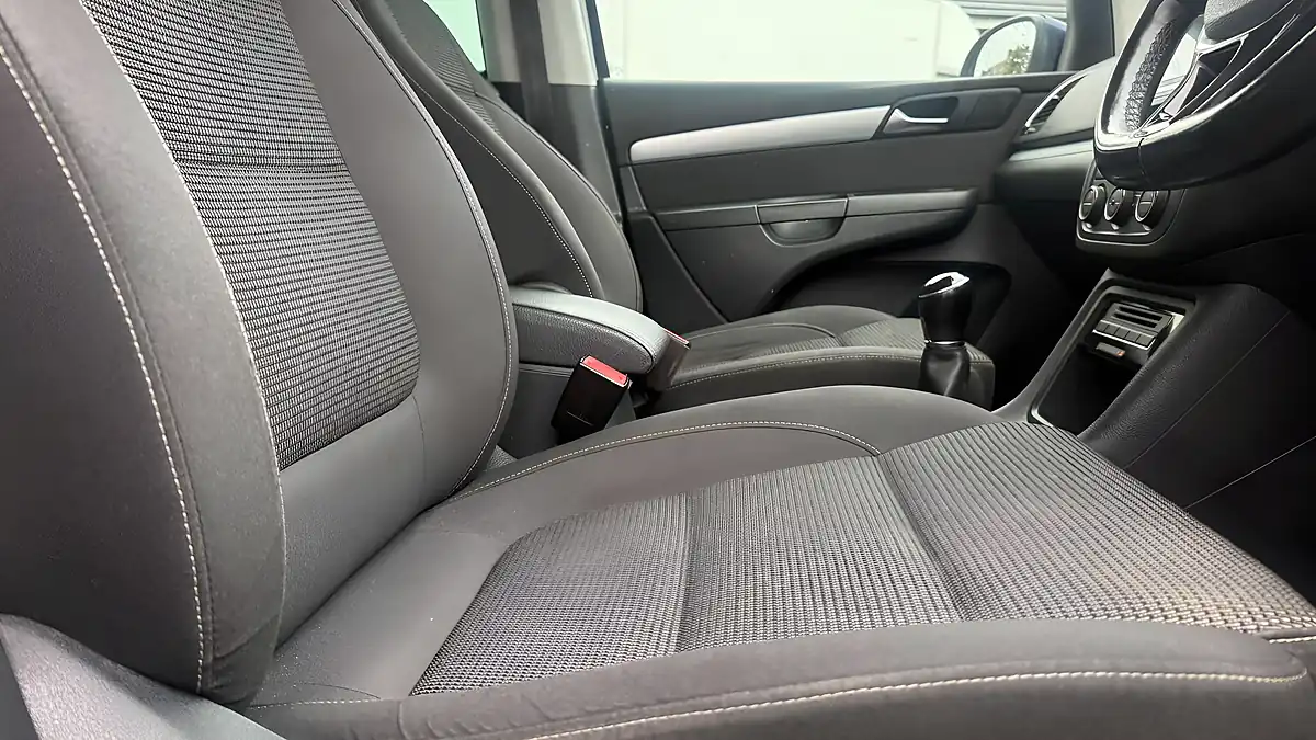 Used 2018 Volkswagen Sharan Se Blue - Interior and Exterior details 16