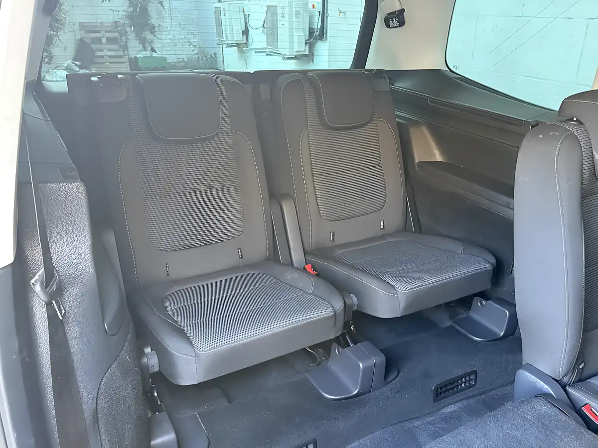 Used 2018 Volkswagen Sharan Se Nav Black - Interior and Exterior details 11