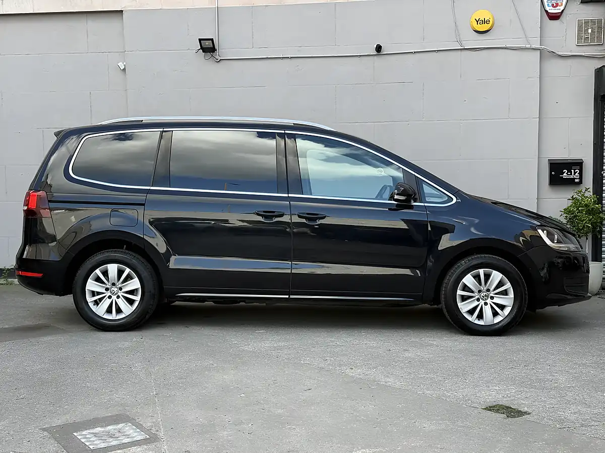 Used 2018 Volkswagen Sharan Se Nav Black - Interior and Exterior details 5